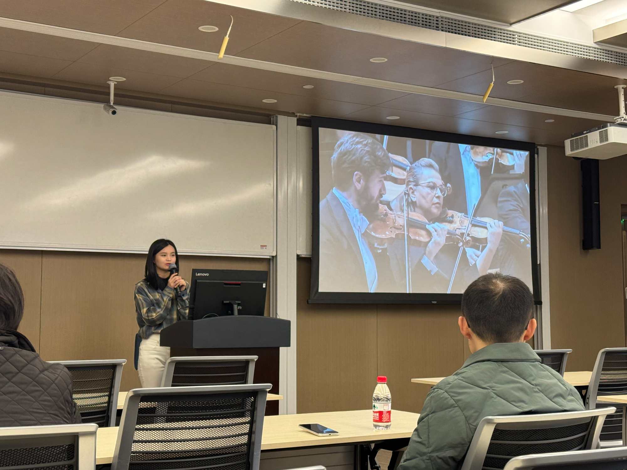 “走进上音——交响音乐欣赏”系列讲座之一：走近交响乐队中的“四大乐器家族”讲座成功举办