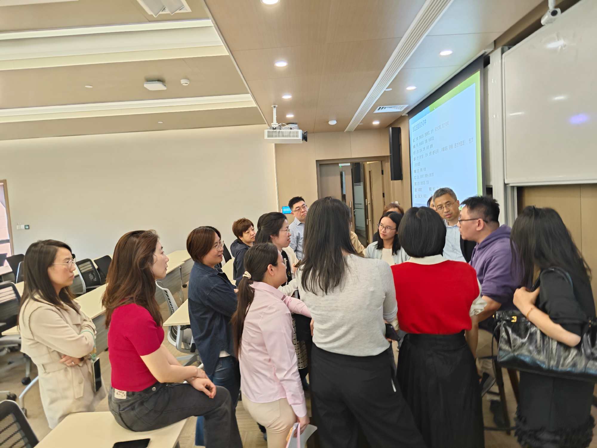 安泰工会举办小升初升学政策解读与规划交流讲座