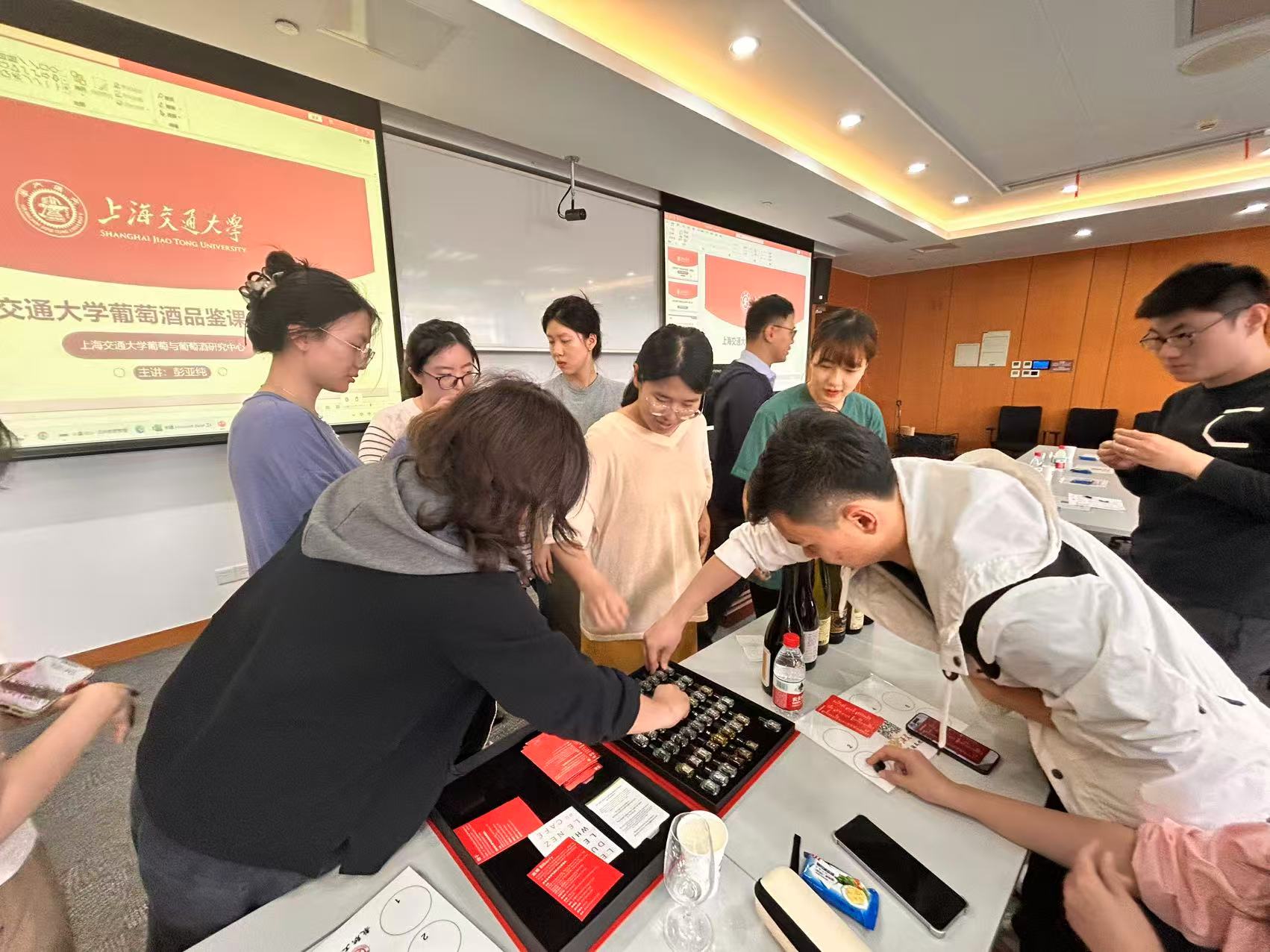 品味葡萄佳酿  感悟酒韵之美——安泰工会2025春季葡萄酒鉴赏课程圆满收官