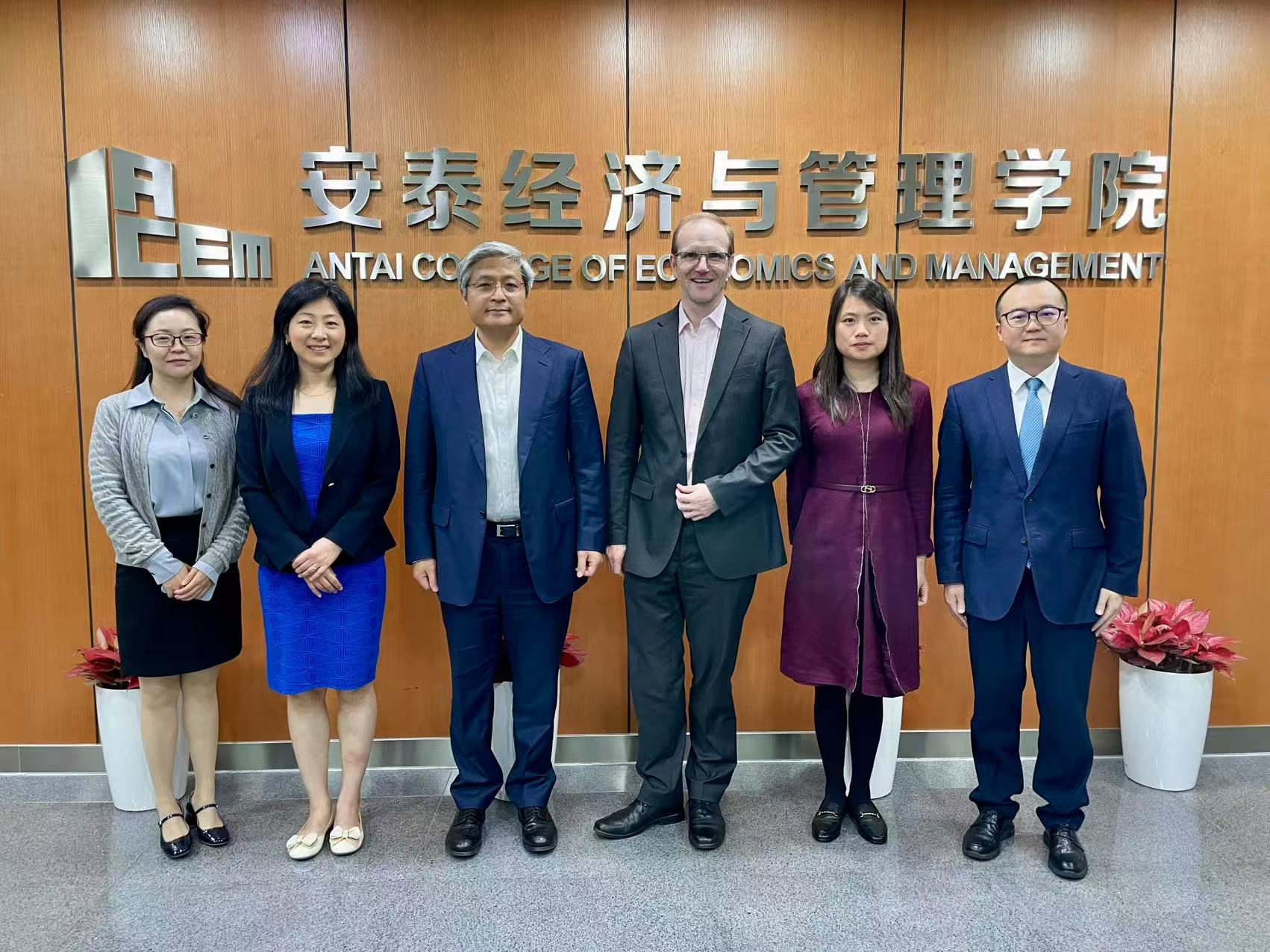 Head of Adam Smith Business School visited ACEM