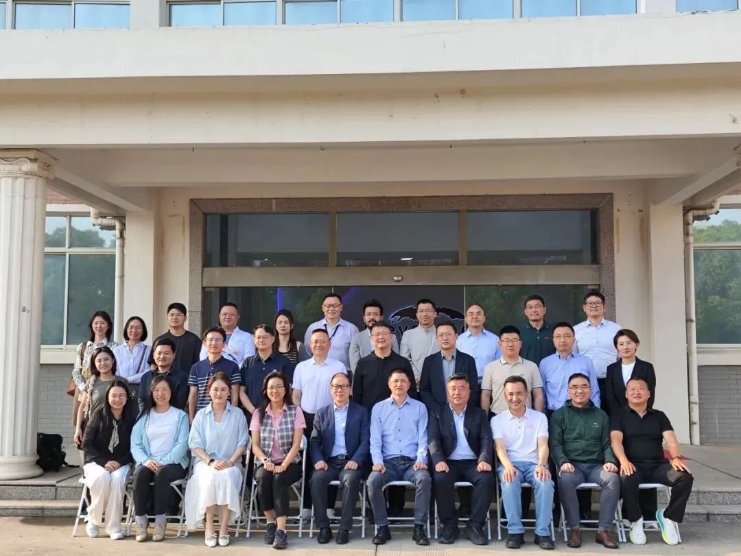 校友组织动态｜交大安泰南京校友联谊会参访冠石科技